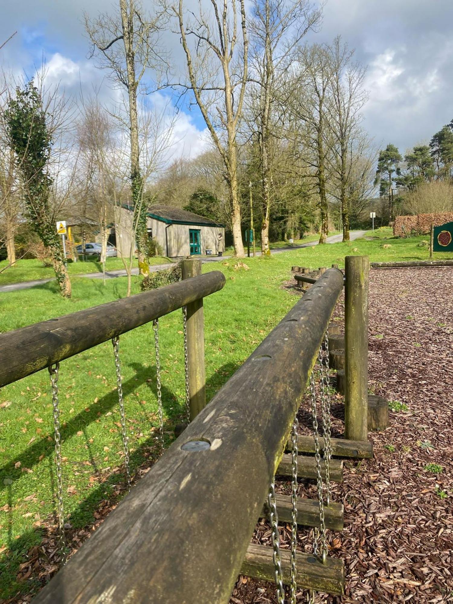 Ballyorgan Ballyhoura Mountain Lodges מראה חיצוני תמונה