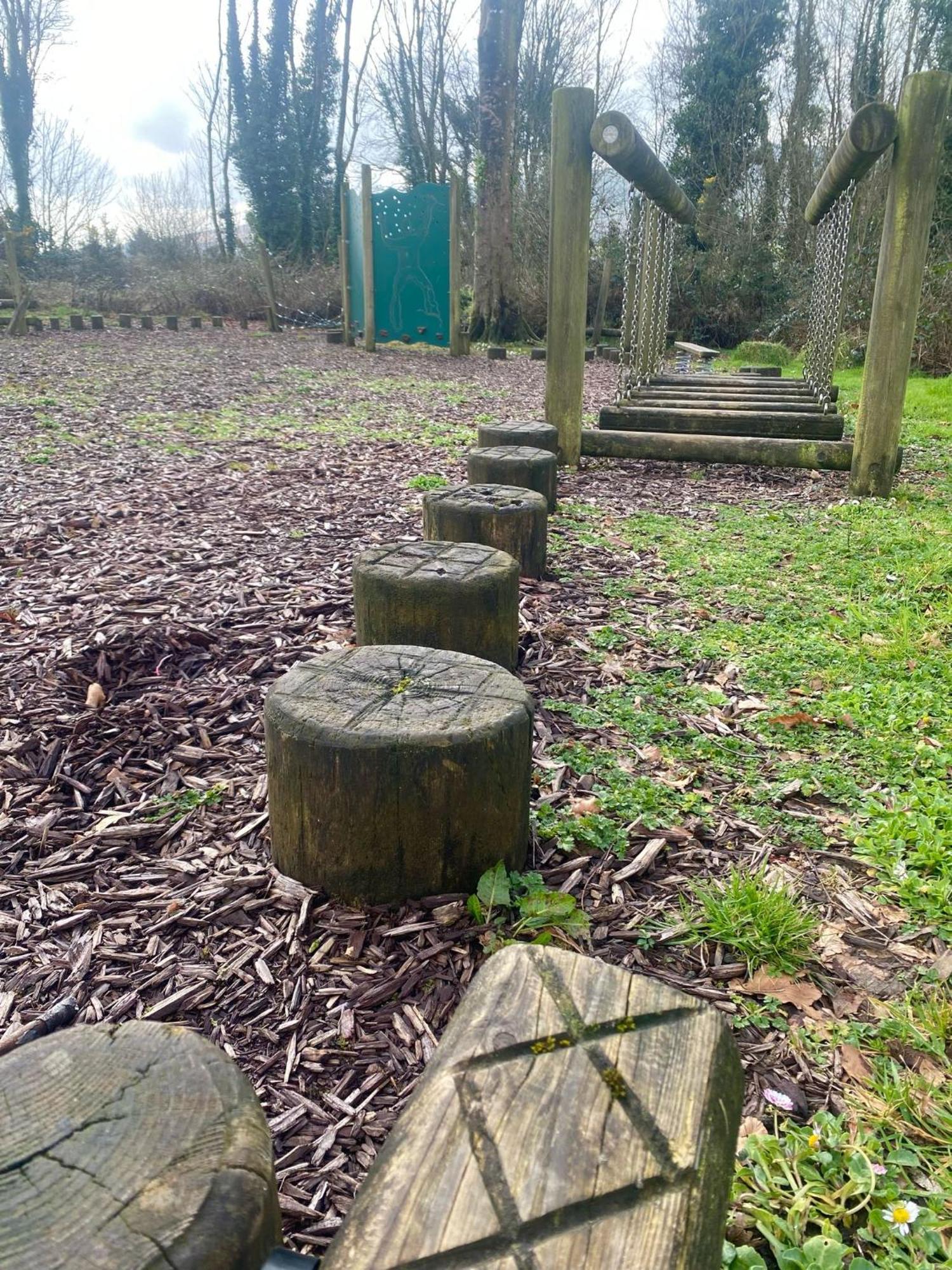 Ballyorgan Ballyhoura Mountain Lodges מראה חיצוני תמונה